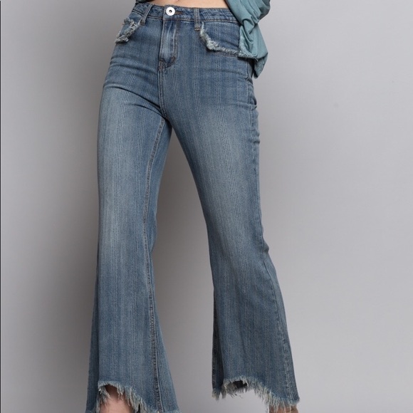 POL FRAYED CROP HI LO DISTRESSED JEANS - Picture 2 of 16
